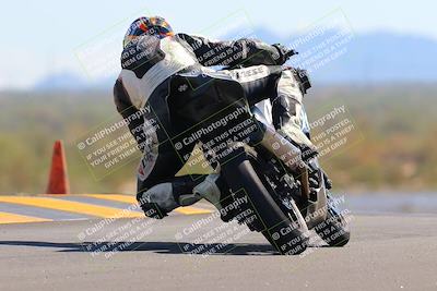 media/Oct-09-2022-SoCal Trackdays (Sun) [[95640aeeb6]]/Turn 9 Backside (120pm)/